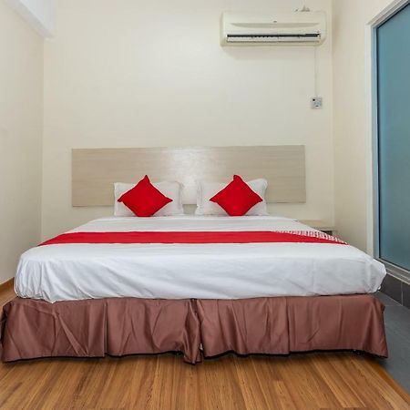 Oyo 1158 906 Airport Hotell Malacca Eksteriør bilde
