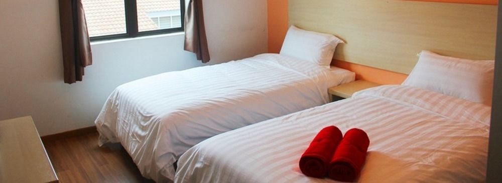 Oyo 1158 906 Airport Hotell Malacca Eksteriør bilde