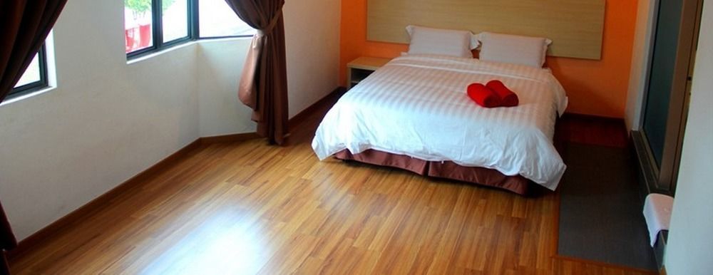 Oyo 1158 906 Airport Hotell Malacca Eksteriør bilde