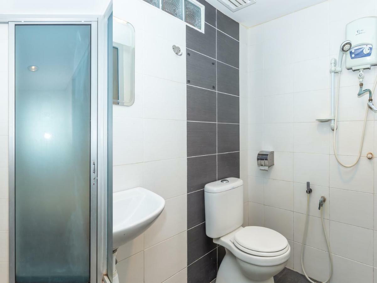 Oyo 1158 906 Airport Hotell Malacca Eksteriør bilde