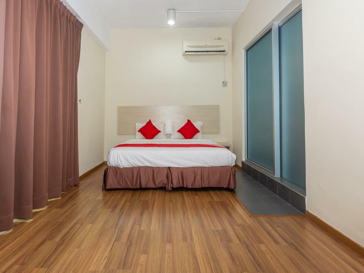Oyo 1158 906 Airport Hotell Malacca Eksteriør bilde