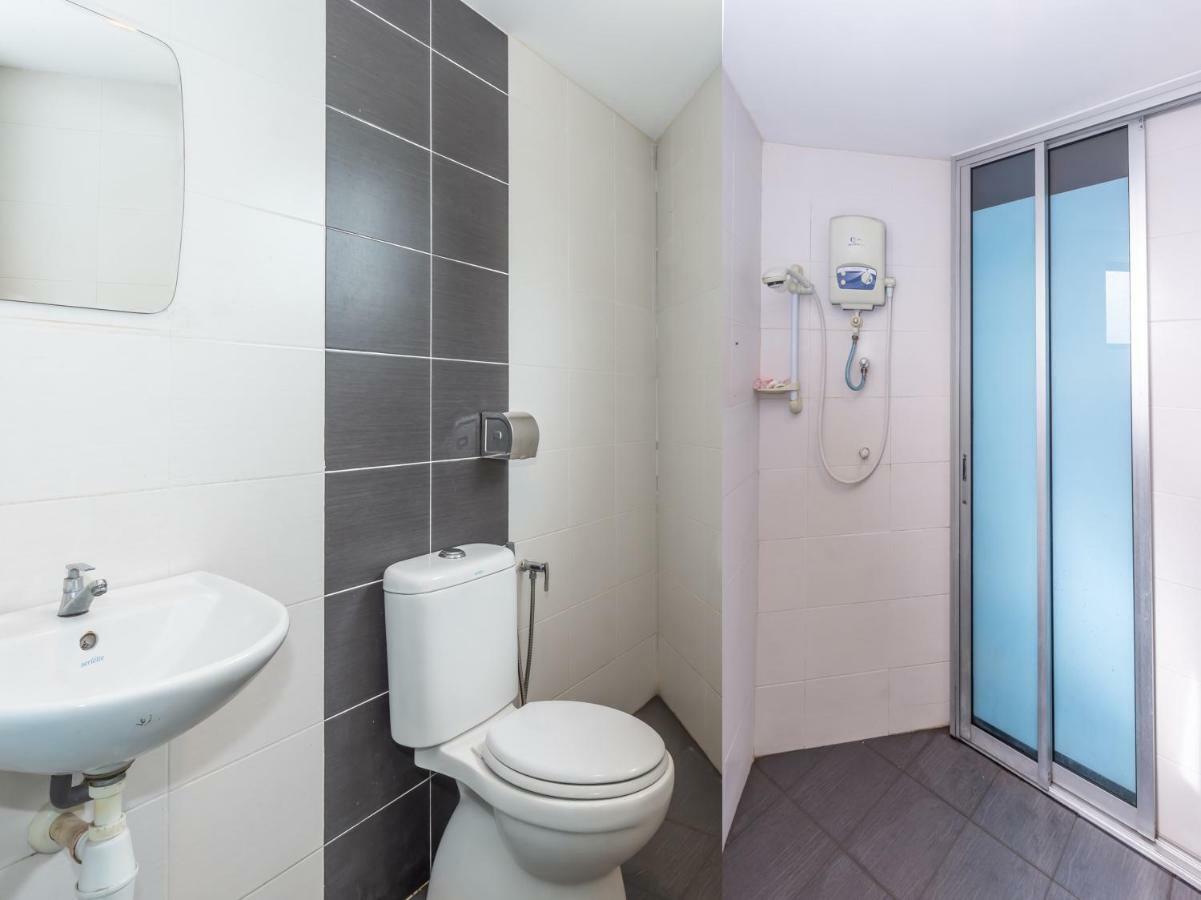 Oyo 1158 906 Airport Hotell Malacca Eksteriør bilde