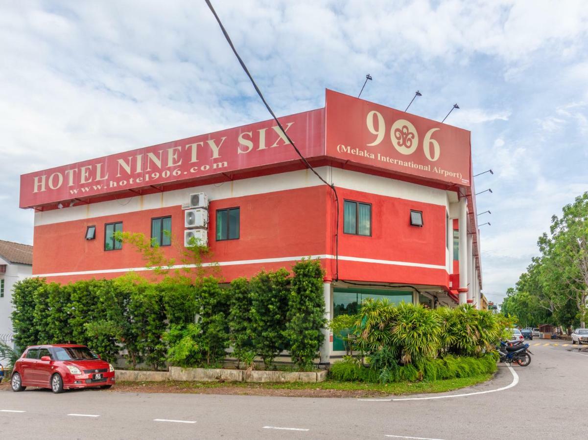 Oyo 1158 906 Airport Hotell Malacca Eksteriør bilde
