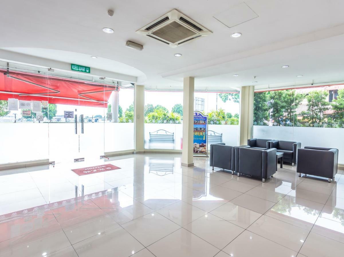Oyo 1158 906 Airport Hotell Malacca Eksteriør bilde
