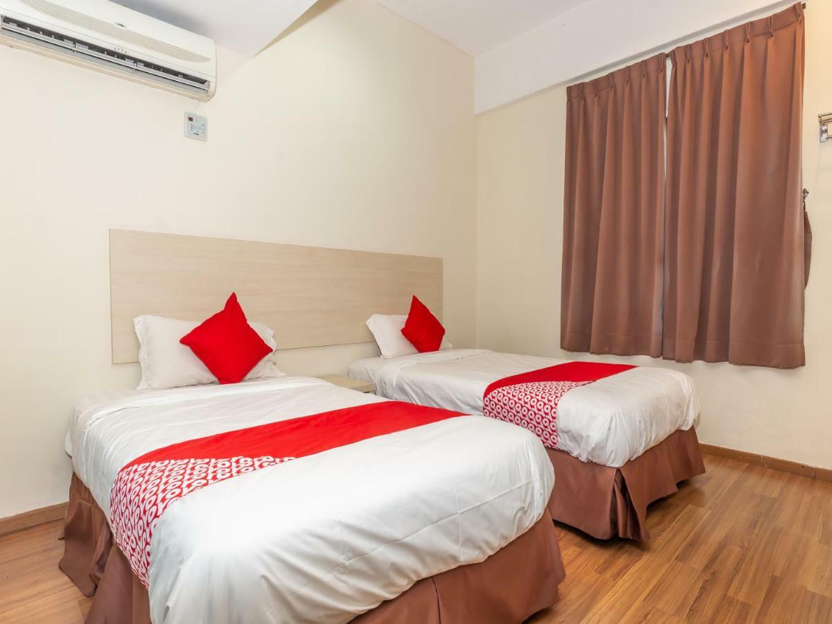 Oyo 1158 906 Airport Hotell Malacca Eksteriør bilde