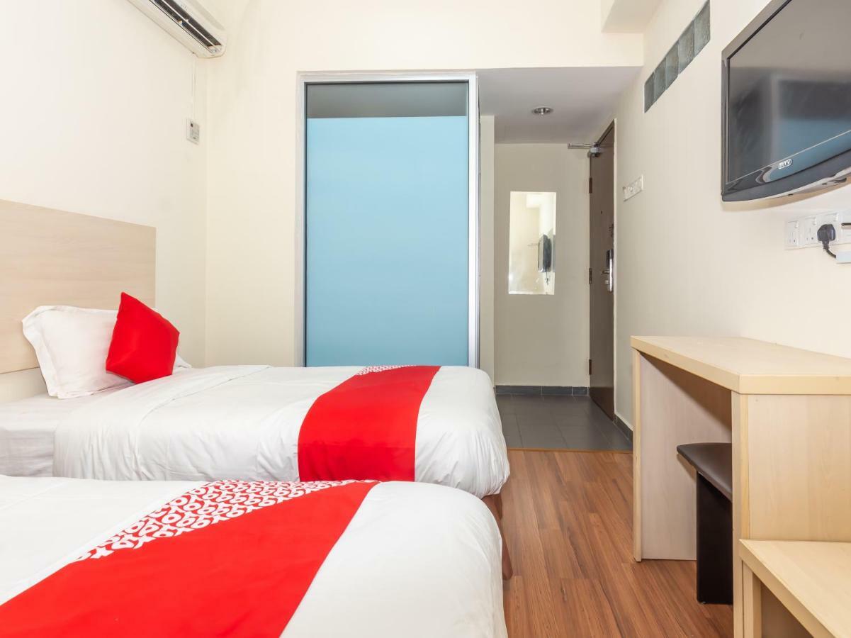 Oyo 1158 906 Airport Hotell Malacca Eksteriør bilde