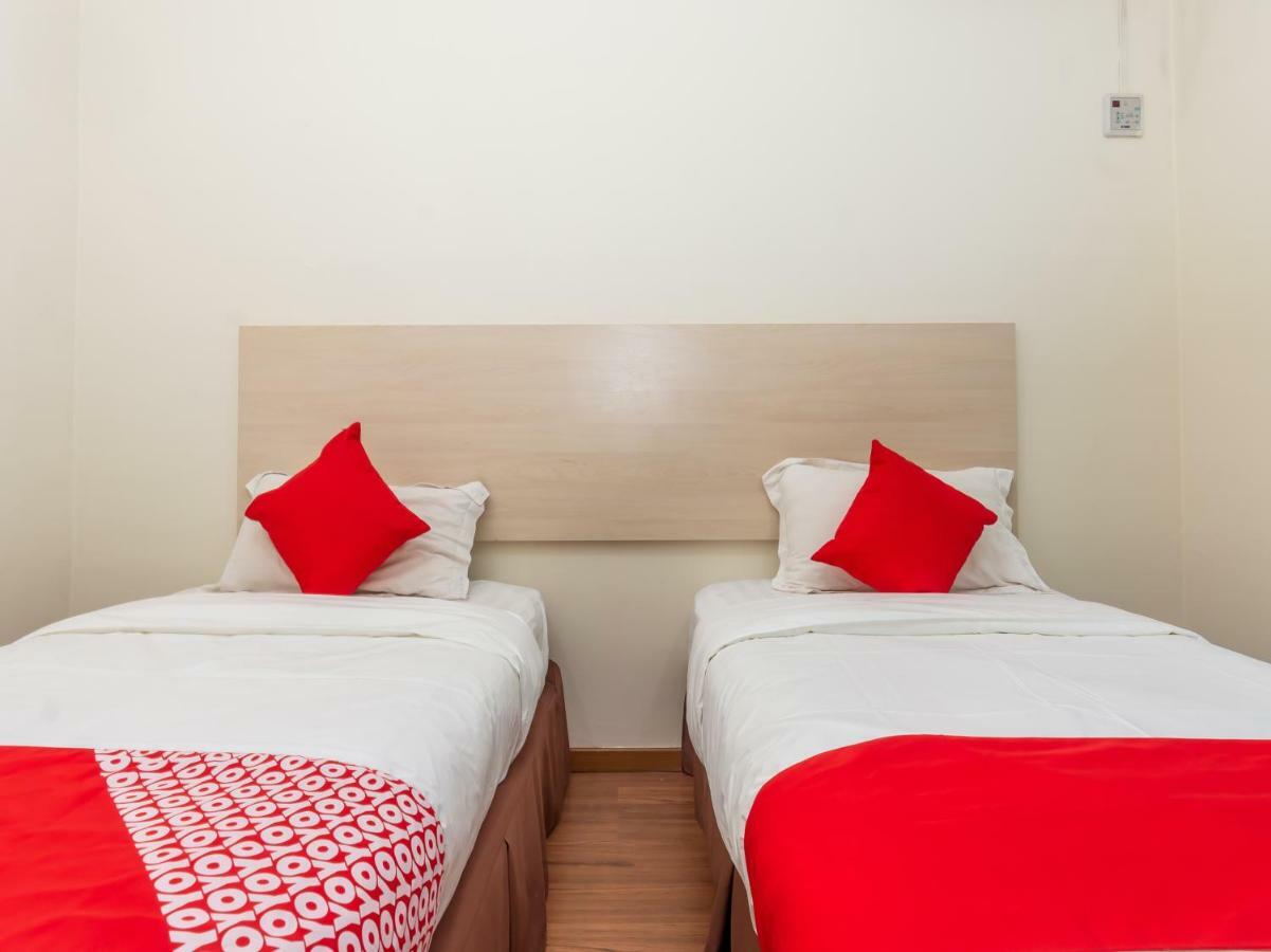 Oyo 1158 906 Airport Hotell Malacca Eksteriør bilde