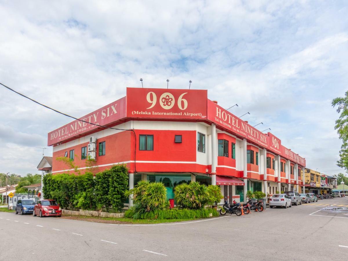 Oyo 1158 906 Airport Hotell Malacca Eksteriør bilde