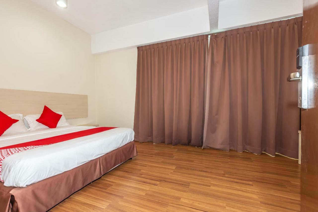 Oyo 1158 906 Airport Hotell Malacca Eksteriør bilde
