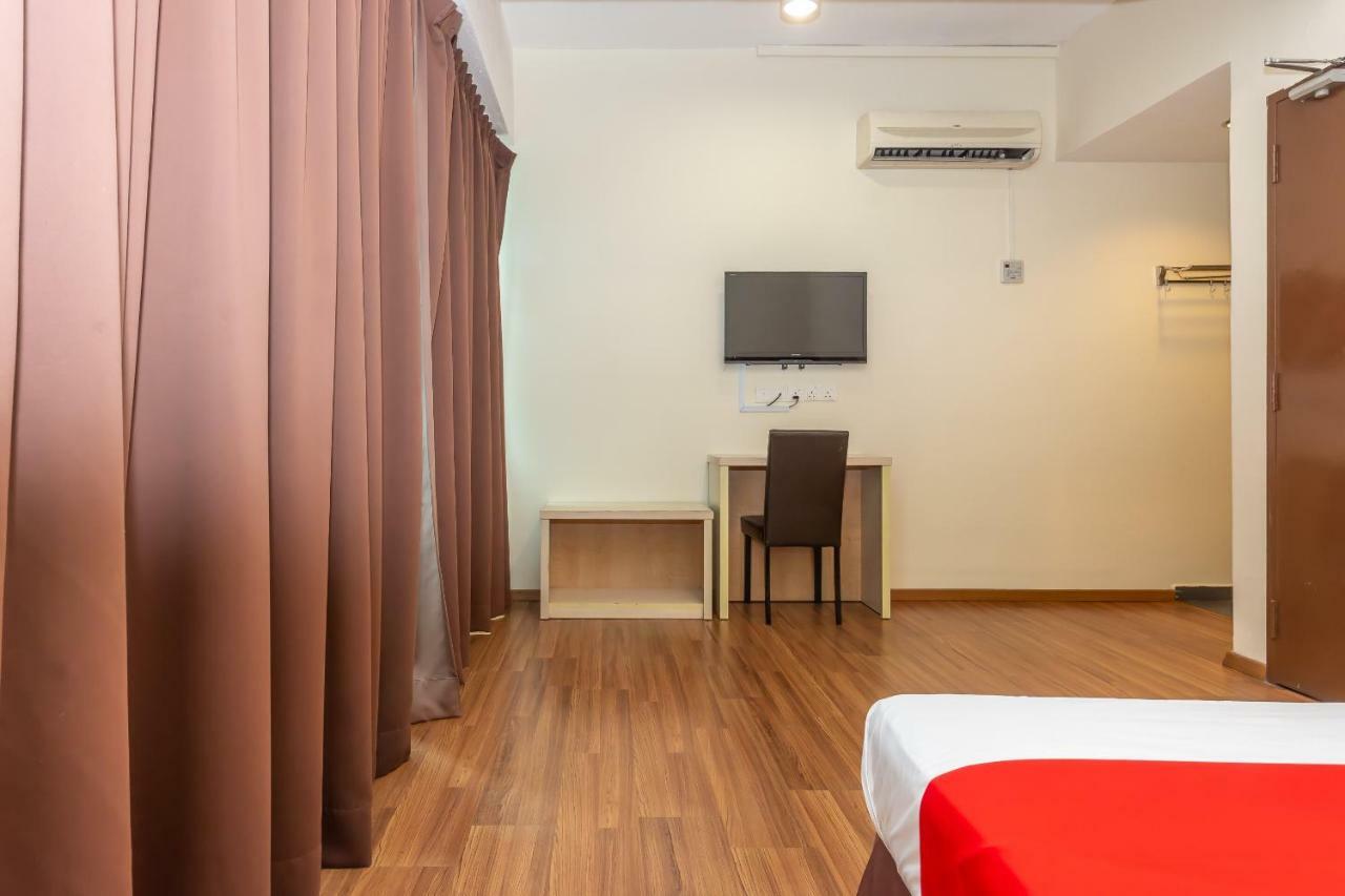 Oyo 1158 906 Airport Hotell Malacca Eksteriør bilde