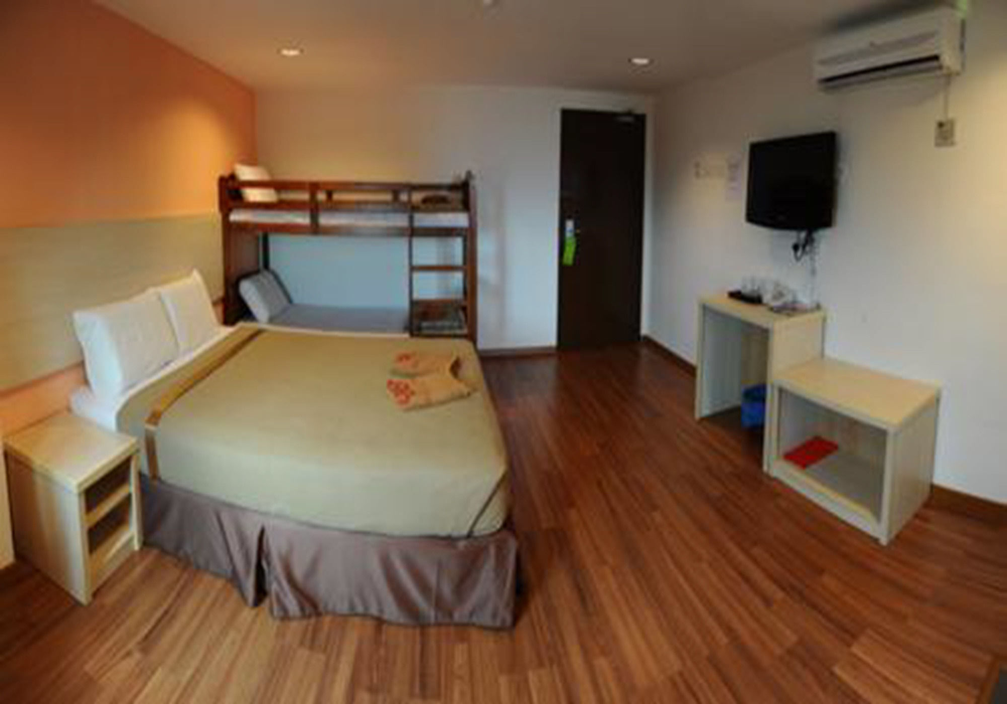 Oyo 1158 906 Airport Hotell Malacca Eksteriør bilde